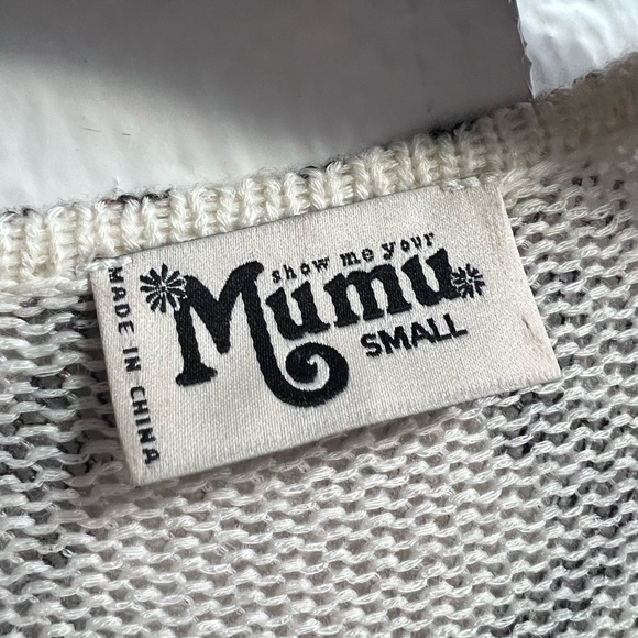 Show Me Your MuMu Hug Me Sweater - Python Print - Picture 6 of 9